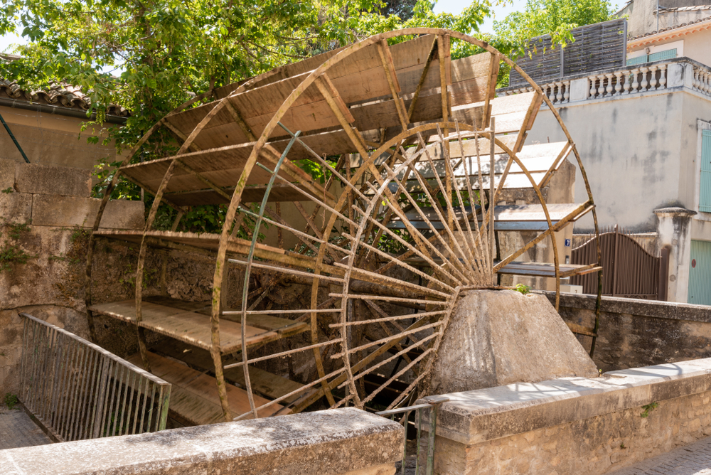 Vandhjul ved kanalen i L'Isle-sur-la-Sorgue i Provence