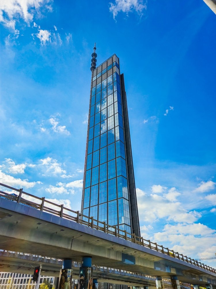 Skyskraberen Varso Tower med observationsdækket Highline Warsaw