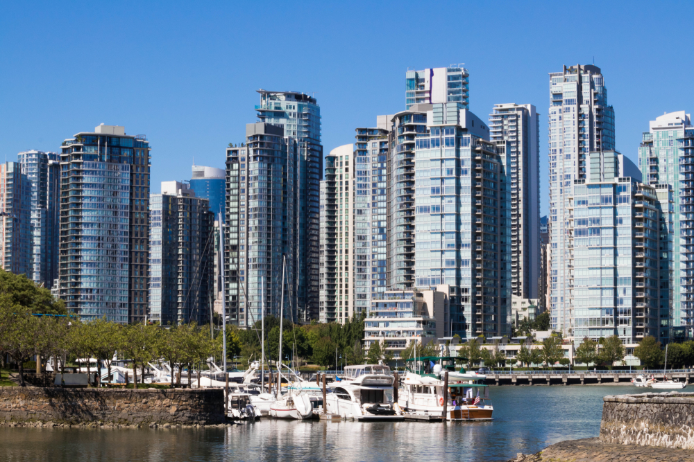 Marinaen i Yaletown set fra seawall-stien i Vancouver