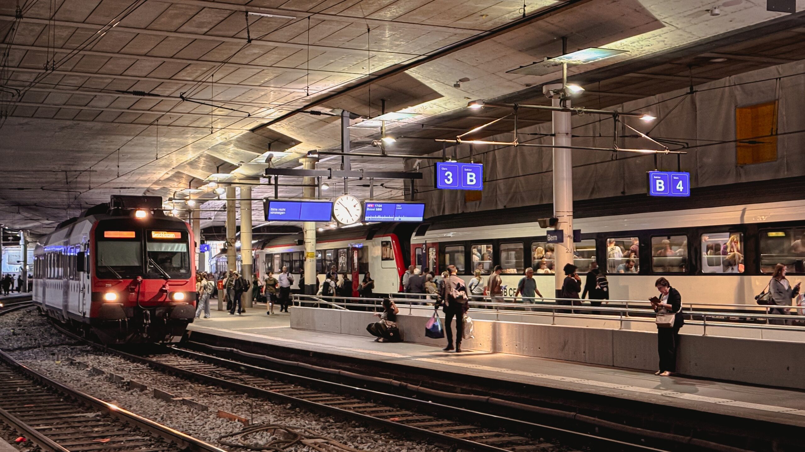 Togstationen under Airport Center i Zürich Lufthavn